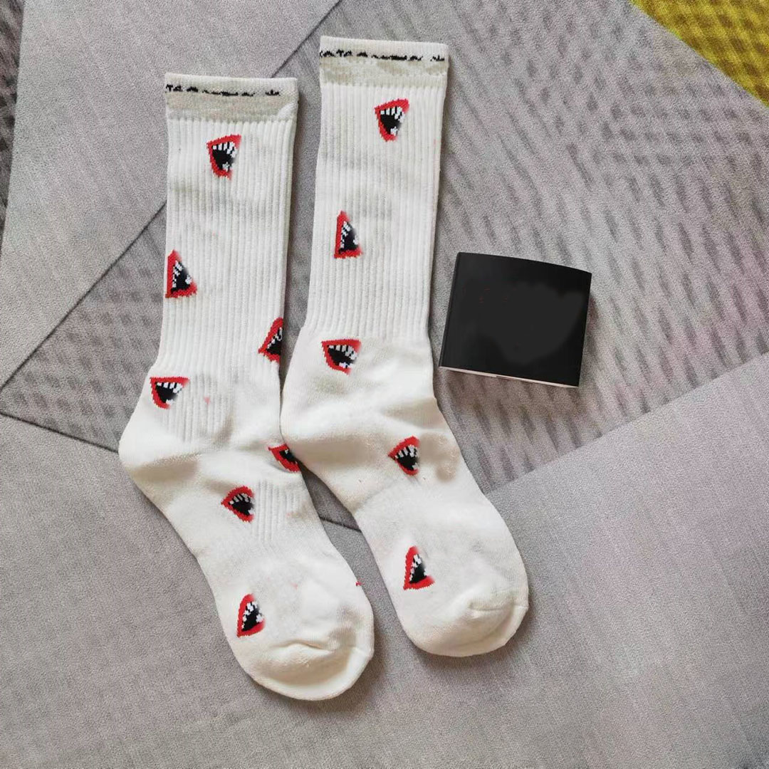 Men's Designer Socks for Autumn and Winter Warmth Mens Womens Long white socks Personalized Embroidery Designers Sports socks