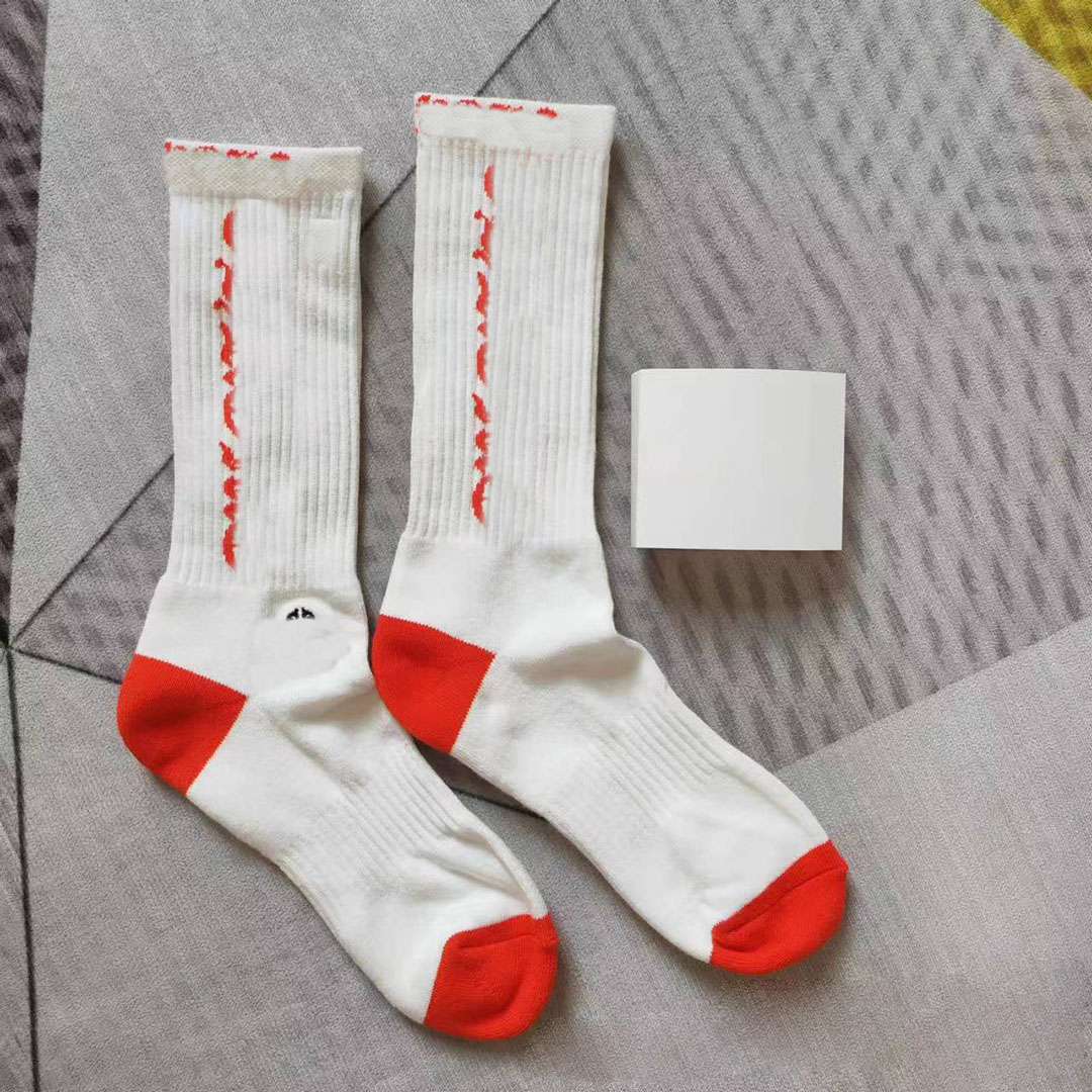 Men's Designer Socks for Autumn and Winter Warmth Mens Womens Long white socks Personalized Embroidery Designers Sports socks