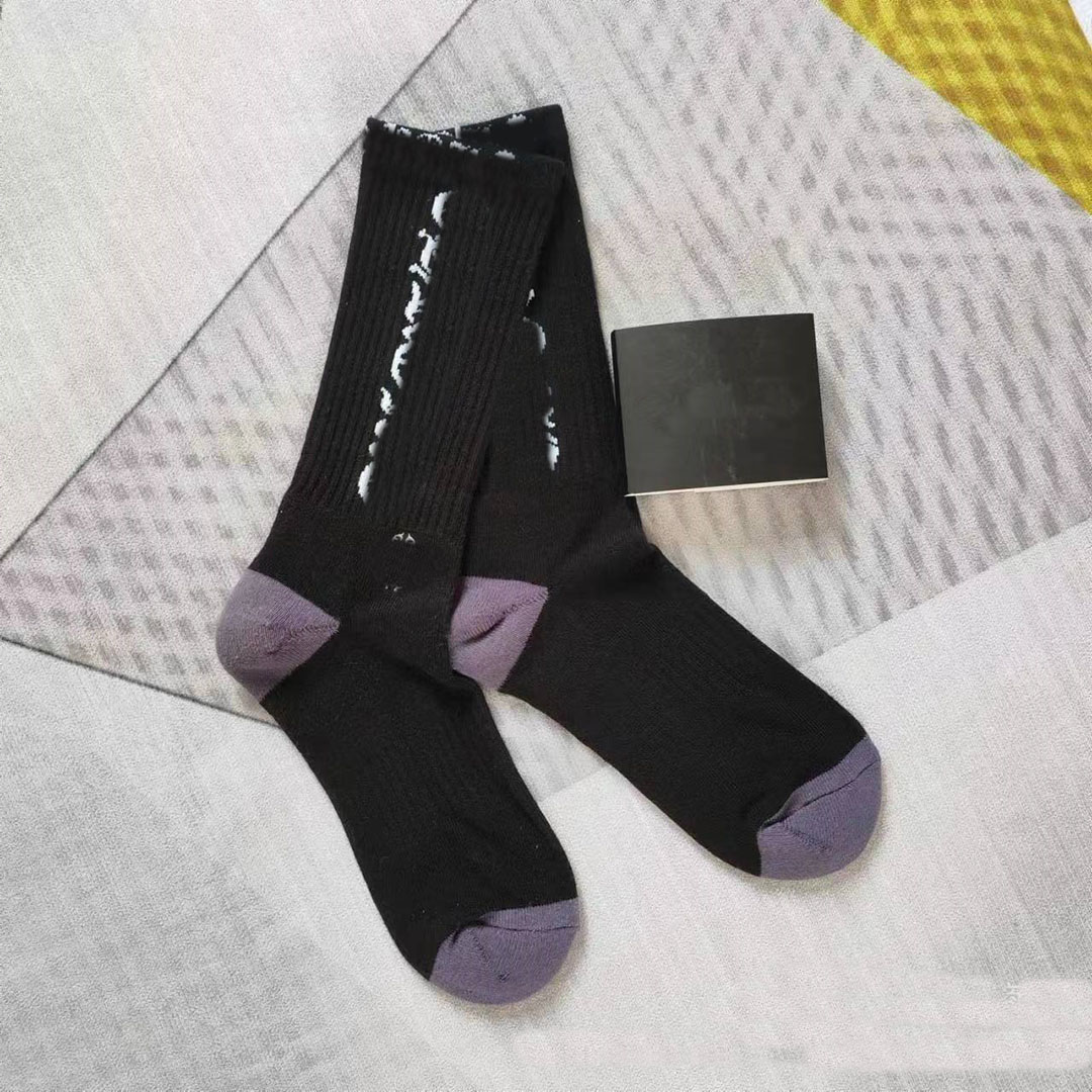 Men's Designer Socks for Autumn and Winter Warmth Mens Womens Long white socks Personalized Embroidery Designers Sports socks