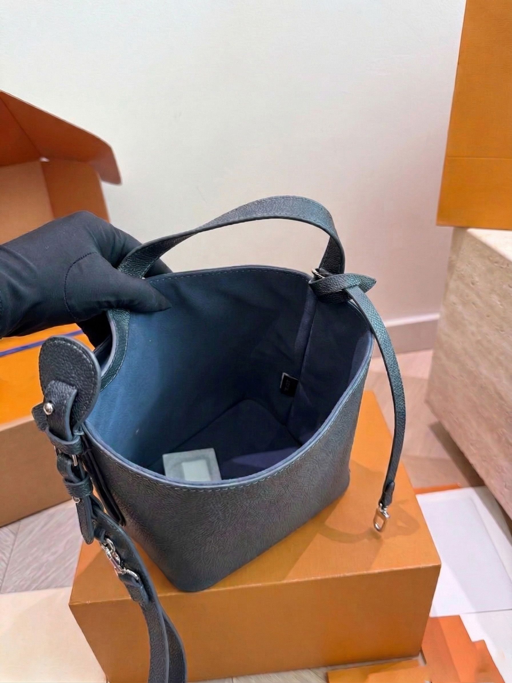 Luxury Designers Boston Handbags Genuine Leather Women's Shoulder Bags Classic Crossbody Bag Large Capacity Travel Tote Fashion Messenger Bag Womens Purse PRPU - 3 of 8