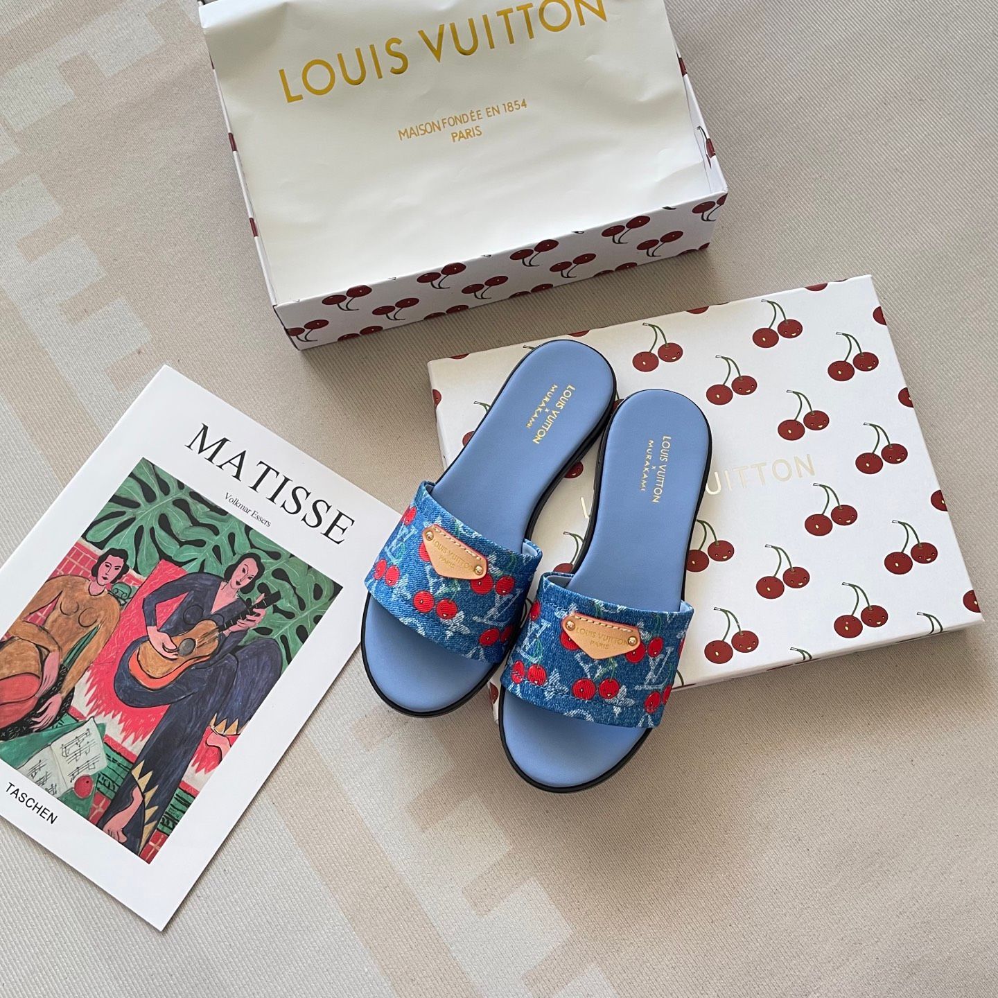 Louis Vuitton x Takashi Murakami Lily Flat Mule Wide Strap Flat Slide Sandals For Women Open Toe Casual Beach Vacation Slip On Slippers Multiple colors - 3 of 7