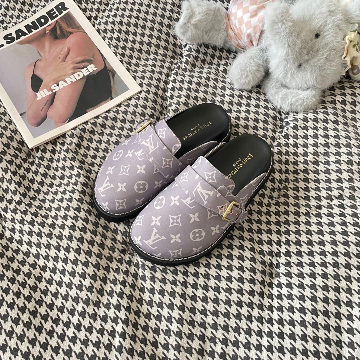 Louis Vuitton Cosy Flat Comfort Clog Easy Mule Women Gold Luxury Monogram Print Slipper Soft Flat Sole Outdoor Casual Walking Slippers Multiple colors - 6 of 7