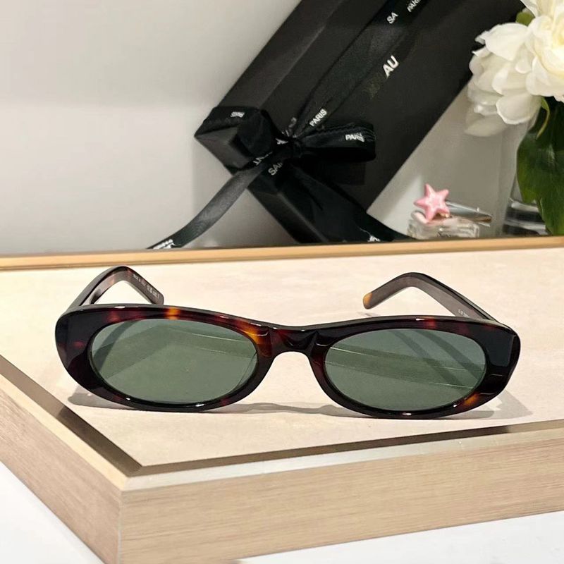 Designer Spicy girl style sunglasses for women Sexy Travel Glasses trend men gift Beach shading UV protection polarized glasses good box - 3 of 8