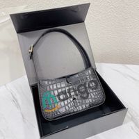 145241-Crocodile pattern