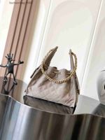 A18