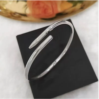 No 6 Silver without diamonds