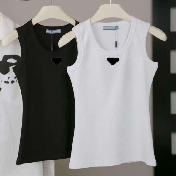 Tank Brand Luxury Womens T Shirts Vests Budge Embroidery Designer Womens Tshirts Gilet Tops Tees Shirts Patterns Summer Breathable Short Sleeves T-Shirts S-2XL